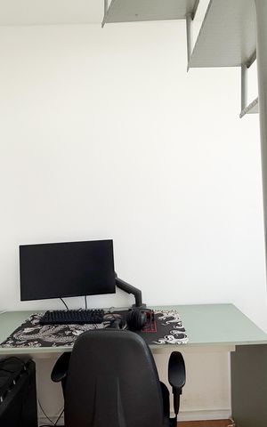 Apartamento para alugar com 99m², 1 quarto e sem vaga Apartamento para alugar com 99m², 1 quarto e sem vagaEscada