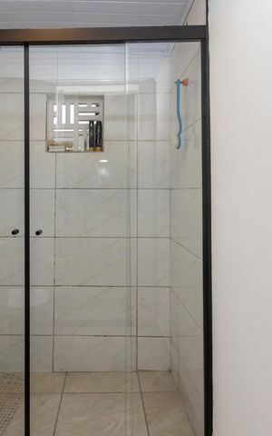 Casa à venda com 135m², 2 quartos e 2 vagas Casa à venda com 135m², 2 quartos e 2 vagasBanheiro