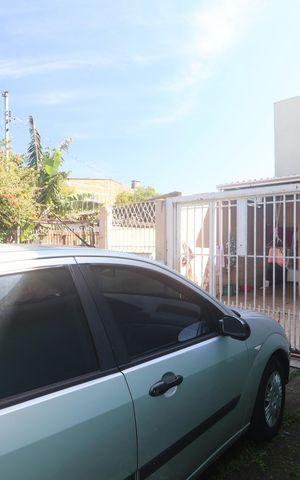 Casa para alugar com 85m², 2 quartos e 2 vagasFachada