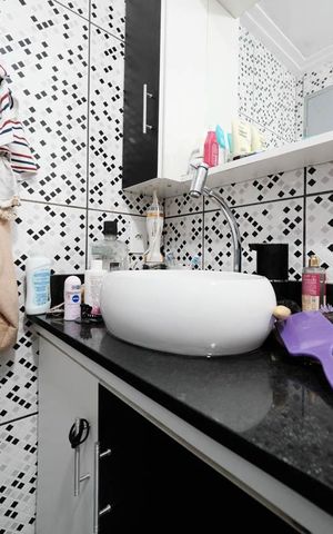 Apartamento à venda com 47m², 2 quartos e 1 vaga Apartamento à venda com 47m², 2 quartos e 1 vagaBanheiro