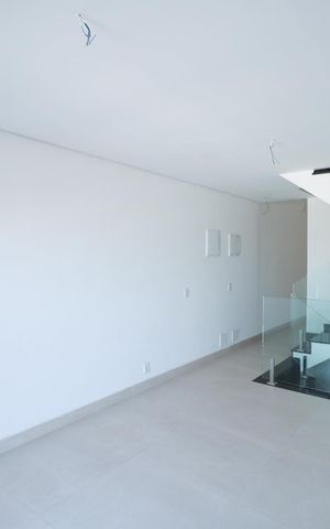 Casa à venda com 152m², 3 quartos e 2 vagas Casa à venda com 152m², 3 quartos e 2 vagasSala