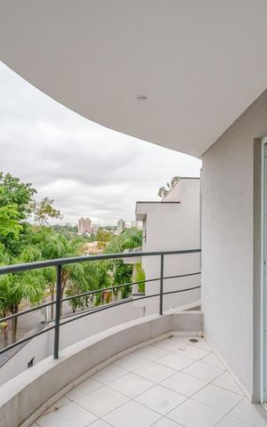 Casa à venda com 415m², 5 quartos e 5 vagas Casa à venda com 415m², 5 quartos e 5 vagasSuíte 2- Varanda