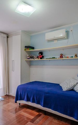 Casa à venda com 415m², 5 quartos e 5 vagas Casa à venda com 415m², 5 quartos e 5 vagasSuíte 3