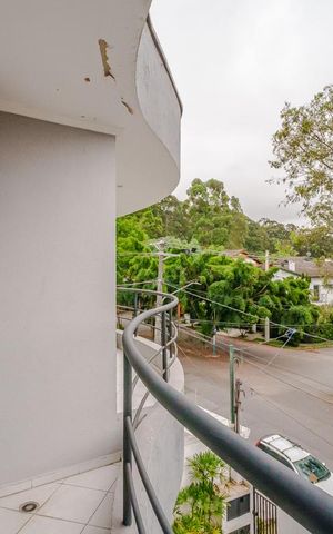 Casa à venda com 415m², 5 quartos e 5 vagas Casa à venda com 415m², 5 quartos e 5 vagasSuíte 3- Varanda