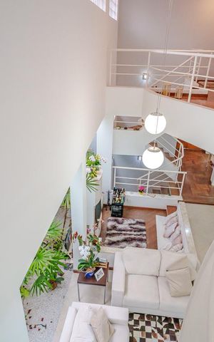 Casa à venda com 415m², 5 quartos e 5 vagas Casa à venda com 415m², 5 quartos e 5 vagasMezanino