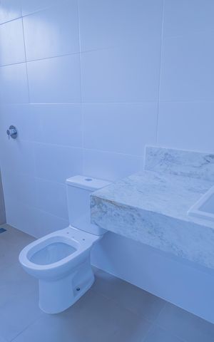 Casa de condomínio à venda com 117m², 2 quartos e 2 vagas Casa de condomínio à venda com 117m², 2 quartos e 2 vagasBanheiro da Suíte