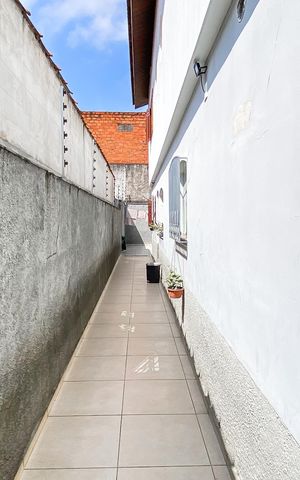 Casa à venda com 450m², 4 quartos e 3 vagas Casa à venda com 450m², 4 quartos e 3 vagasQuintal