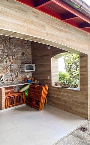 Casa à venda com 450m², 4 quartos e 3 vagas Casa à venda com 450m², 4 quartos e 3 vagasChurrasqueira