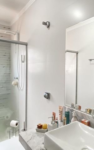 Casa à venda com 450m², 4 quartos e 3 vagas Casa à venda com 450m², 4 quartos e 3 vagasBanheiro da Suíte 2