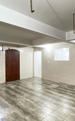 Casa à venda com 450m², 4 quartos e 3 vagas Casa à venda com 450m², 4 quartos e 3 vagasGaragem