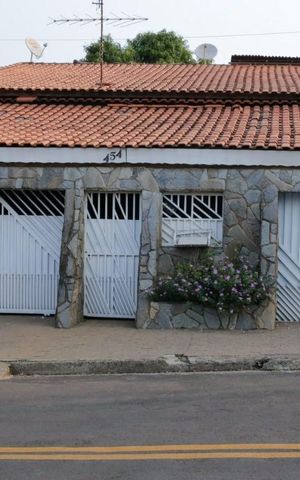 Casa à venda com 209m², 3 quartos e 5 vagas