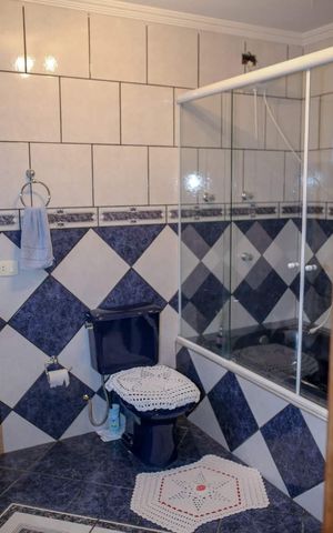 Casa à venda com 209m², 3 quartos e 5 vagas