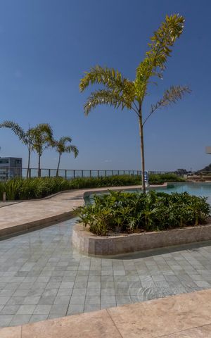 Apartamento à venda com 323m², 4 quartos e 4 vagas Apartamento à venda com 323m², 4 quartos e 4 vagasÁrea comum - Piscina