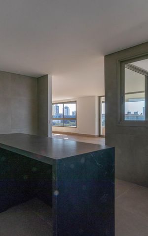 Apartamento à venda com 323m², 4 quartos e 4 vagas Apartamento à venda com 323m², 4 quartos e 4 vagasCozinha