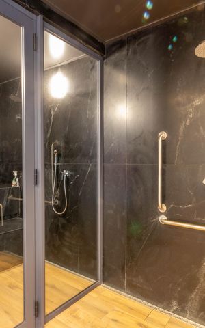 Apartamento à venda com 224m², 4 quartos e 4 vagas Apartamento à venda com 224m², 4 quartos e 4 vagasSauna