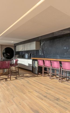 Apartamento à venda com 224m², 4 quartos e 4 vagas Apartamento à venda com 224m², 4 quartos e 4 vagasÁrea comum - Salão de festas
