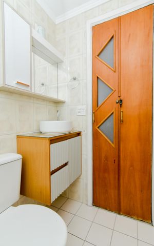 Apartamento para alugar com 51m², 2 quartos e 2 vagasBanheiro do Quarto 2 