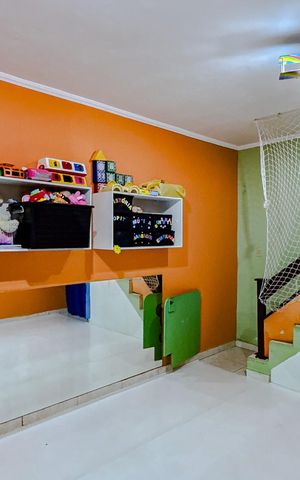 Casa à venda com 350m², 5 quartos e 4 vagasCasa 2