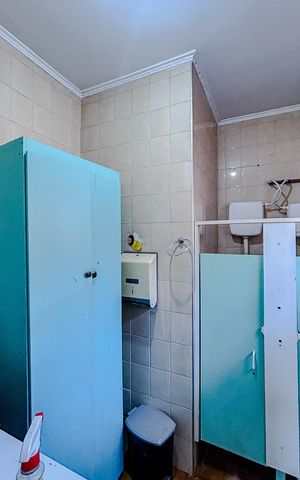 Casa à venda com 350m², 5 quartos e 4 vagasBanheiro da Suíte 1