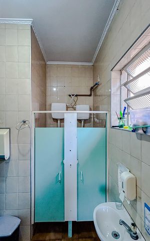 Casa à venda com 350m², 5 quartos e 4 vagasBanheiro da Suíte 1