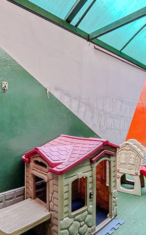 Casa à venda com 350m², 5 quartos e 4 vagasÁrea externa