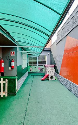 Casa à venda com 350m², 5 quartos e 4 vagasÁrea externa
