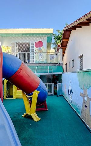 Casa à venda com 350m², 5 quartos e 4 vagasÁrea externa