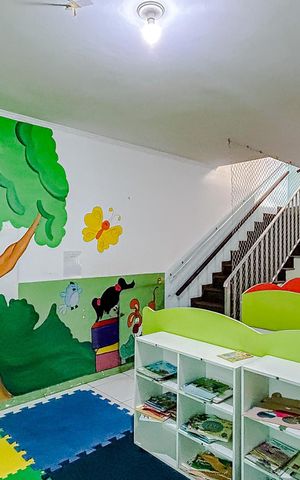 Casa à venda com 350m², 5 quartos e 4 vagasSala