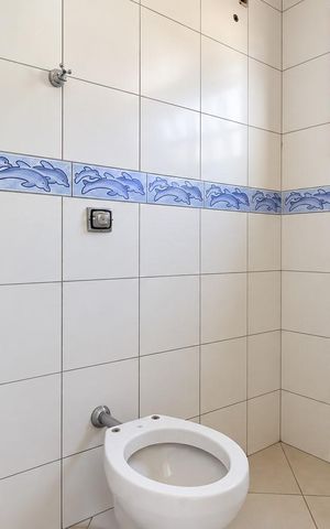 Casa para alugar com 371m², 4 quartos e 3 vagasBanheiro de serviço