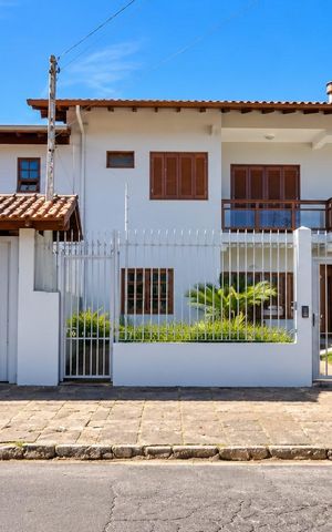 Casa para alugar com 371m², 4 quartos e 3 vagasFachada