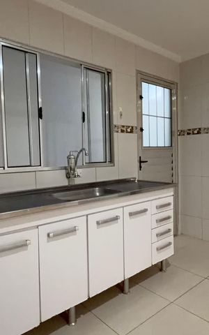 Casa para alugar com 74m², 2 quartos e 1 vaga