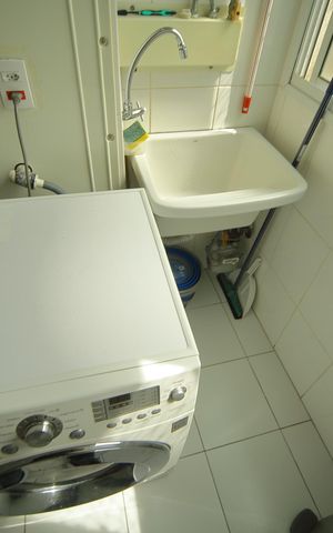 Apartamento para alugar com 68m², 2 quartos e 1 vagaÁrea de Serviço