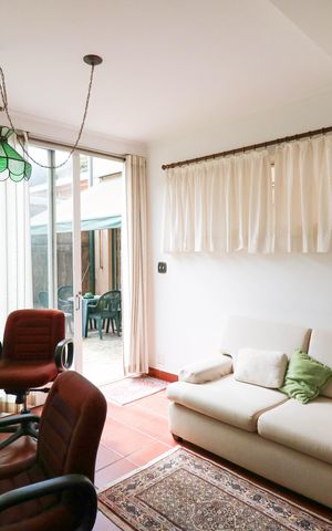 Casa à venda com 200m², 3 quartos e 2 vagas Casa à venda com 200m², 3 quartos e 2 vagasEscritório