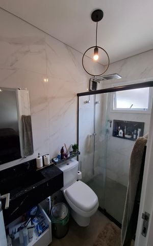 Casa de condomínio à venda com 130m², 3 quartos e 2 vagas Casa de condomínio à venda com 130m², 3 quartos e 2 vagasBanheiro Suíte