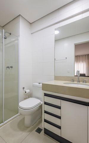 Apartamento para alugar com 50m², 1 quarto e 1 vaga Apartamento para alugar com 50m², 1 quarto e 1 vagaBanheiro da suíte