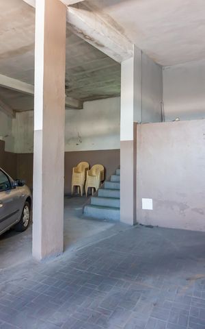 Casa à venda com 223m², 3 quartos e 3 vagas Casa à venda com 223m², 3 quartos e 3 vagasGaragem