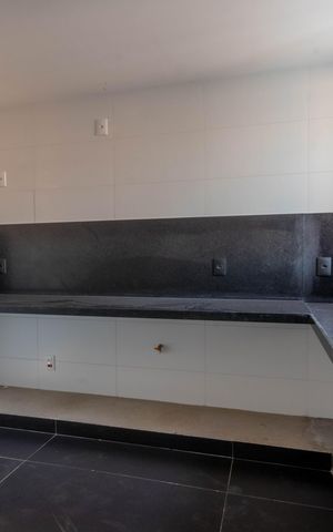 Apartamento à venda com 150m², 4 quartos e 3 vagas Apartamento à venda com 150m², 4 quartos e 3 vagasCozinha