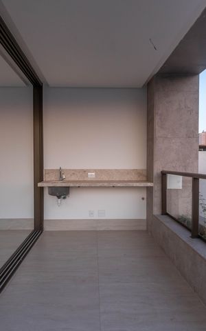 Apartamento à venda com 150m², 4 quartos e 3 vagas Apartamento à venda com 150m², 4 quartos e 3 vagasVaranda da Sala