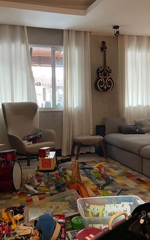 Casa de condomínio à venda com 230m², 5 quartos e 2 vagas Casa de condomínio à venda com 230m², 5 quartos e 2 vagasSala
