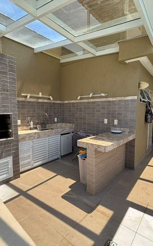 Casa de condomínio à venda com 230m², 5 quartos e 2 vagas Casa de condomínio à venda com 230m², 5 quartos e 2 vagasÁrea de Lazer