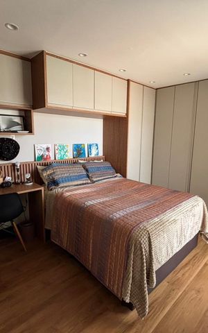 Casa de condomínio à venda com 230m², 5 quartos e 2 vagas Casa de condomínio à venda com 230m², 5 quartos e 2 vagasQuarto