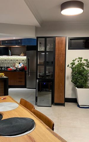 Casa de condomínio à venda com 230m², 5 quartos e 2 vagas Casa de condomínio à venda com 230m², 5 quartos e 2 vagasSala de Jantar