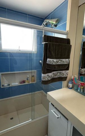 Casa de condomínio à venda com 230m², 5 quartos e 2 vagas Casa de condomínio à venda com 230m², 5 quartos e 2 vagasBanheiro