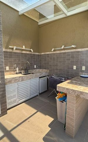 Casa de condomínio à venda com 230m², 5 quartos e 2 vagas Casa de condomínio à venda com 230m², 5 quartos e 2 vagasÁrea de Lazer