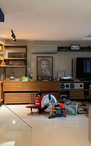 Casa de condomínio à venda com 230m², 5 quartos e 2 vagas Casa de condomínio à venda com 230m², 5 quartos e 2 vagasSala