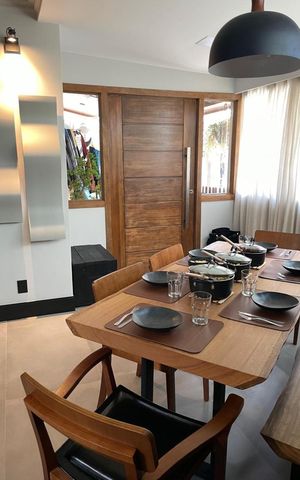 Casa de condomínio à venda com 230m², 5 quartos e 2 vagas Casa de condomínio à venda com 230m², 5 quartos e 2 vagasSala de Jantar