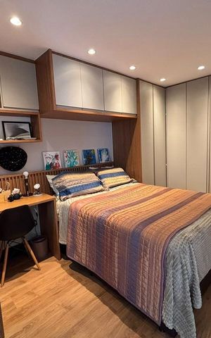 Casa de condomínio à venda com 230m², 5 quartos e 2 vagas Casa de condomínio à venda com 230m², 5 quartos e 2 vagasQuarto