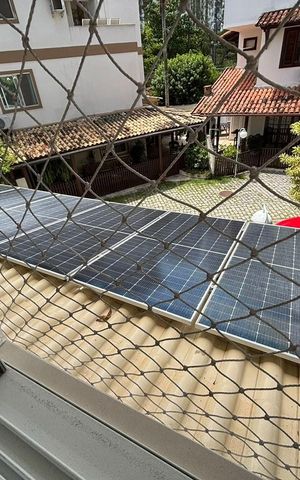 Casa de condomínio à venda com 230m², 5 quartos e 2 vagas Casa de condomínio à venda com 230m², 5 quartos e 2 vagasVista