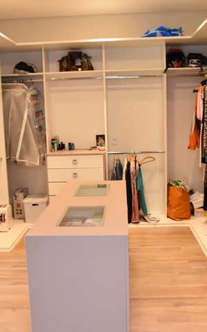 Casa de condomínio à venda com 315m², 3 quartos e 4 vagasCloset da suíte 1