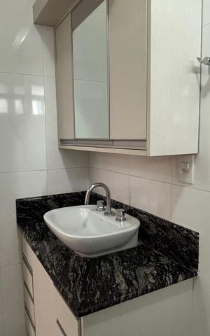 Apartamento à venda com 65m², 2 quartos e 1 vaga Apartamento à venda com 65m², 2 quartos e 1 vagaBanheiro Social